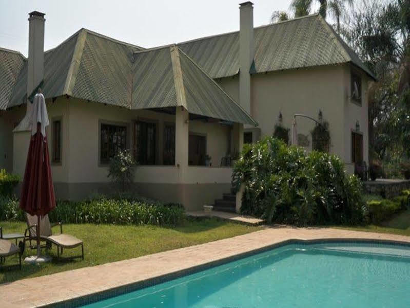 Country Lane Lodge Вайт-Рівер Екстер'єр фото